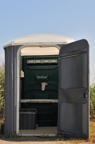 Best Porta potty delivery and setup  in Republic, WA